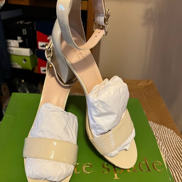 NWT: Kate Spade size 10M - Picture 2 of 9